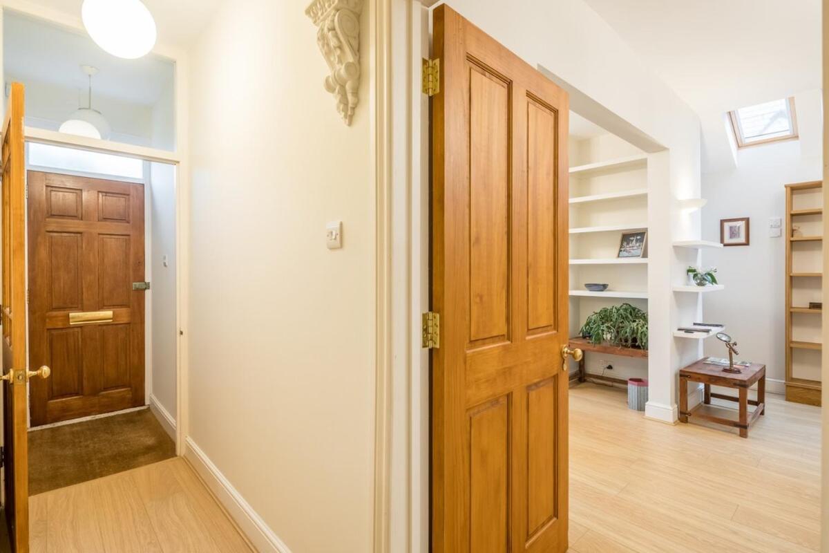 Large 4 Bedroom Home With Garden And Free Parking CBG Extérieur photo