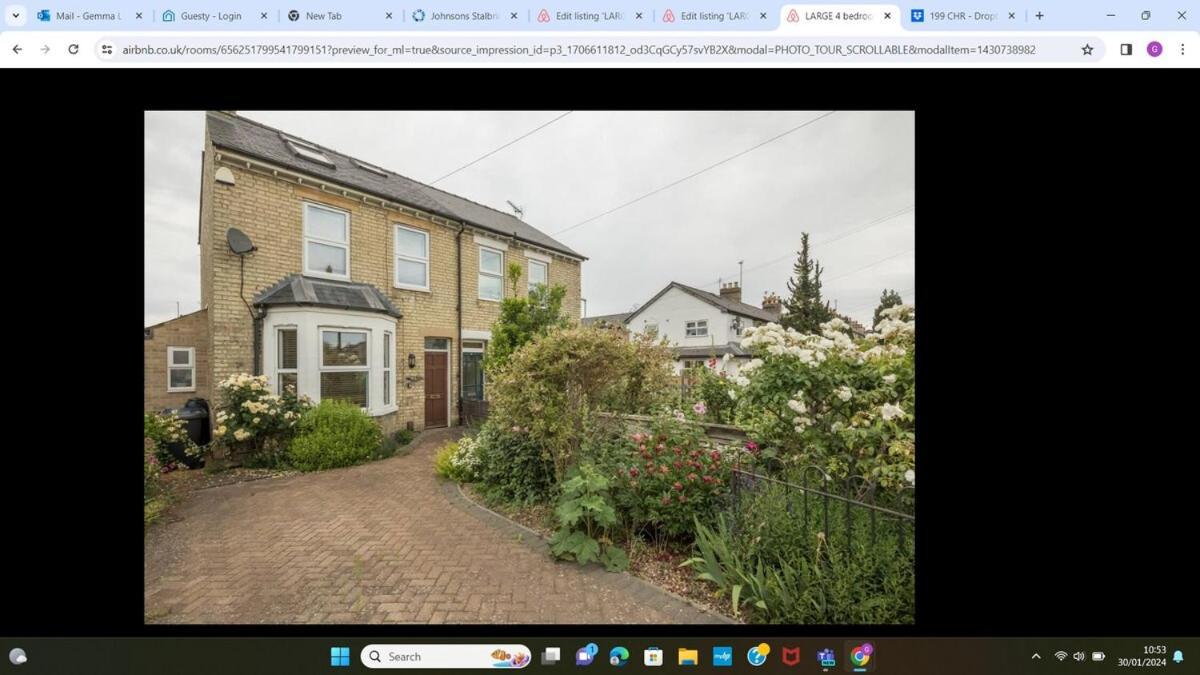 Large 4 Bedroom Home With Garden And Free Parking CBG Extérieur photo
